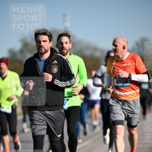 06.04.2025 - 44. Internationalen Wilhelmsburger Insellauf Dr. Thomas Lammeyer http://msf.ph/oto/7555818 06.04.2025 09:31:41 Laufen 4550 meine-sportfotos.de
