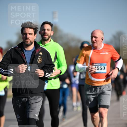 06.04.2025 - 44. Internationalen Wilhelmsburger Insellauf Dr. Thomas Lammeyer http://msf.ph/oto/7555829 06.04.2025 09:31:42 Laufen 550 meine-sportfotos.de