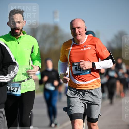 06.04.2025 - 44. Internationalen Wilhelmsburger Insellauf Dr. Thomas Lammeyer http://msf.ph/oto/7555850 06.04.2025 09:31:43 Laufen 1427, 45 meine-sportfotos.de