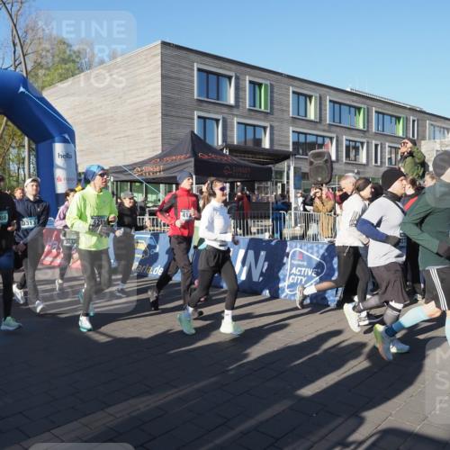 06.04.2025 - 44. Internationalen Wilhelmsburger Insellauf Luisa Fischer http://msf.ph/oto/7555855 06.04.2025 08:52:02 Ziel 02, 3388, 3313, 363, 4219, 413, 31 meine-sportfotos.de