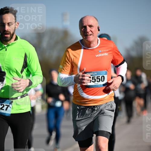 06.04.2025 - 44. Internationalen Wilhelmsburger Insellauf Dr. Thomas Lammeyer http://msf.ph/oto/7555857 06.04.2025 09:31:43 Laufen 27, 44, 550 meine-sportfotos.de