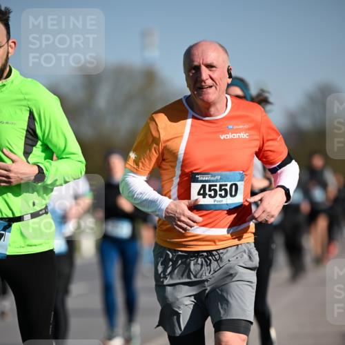 06.04.2025 - 44. Internationalen Wilhelmsburger Insellauf Dr. Thomas Lammeyer http://msf.ph/oto/7555861 06.04.2025 09:31:43 Laufen 4550 meine-sportfotos.de