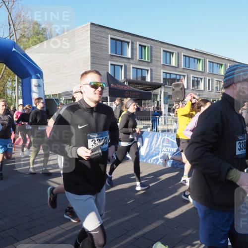 06.04.2025 - 44. Internationalen Wilhelmsburger Insellauf Luisa Fischer http://msf.ph/oto/7555865 06.04.2025 08:52:04 Ziel 2, 04, 4208, 444, 315, 3202, 32, 338 meine-sportfotos.de