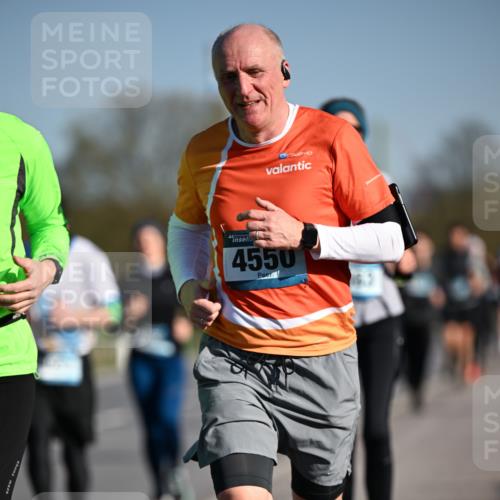 06.04.2025 - 44. Internationalen Wilhelmsburger Insellauf Dr. Thomas Lammeyer http://msf.ph/oto/7555868 06.04.2025 09:31:44 Laufen 4550 meine-sportfotos.de