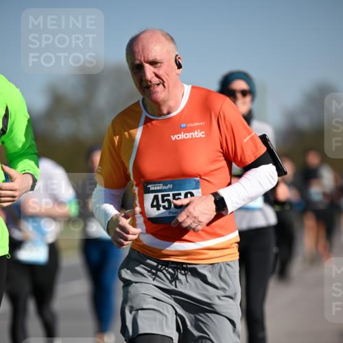 06.04.2025 - 44. Internationalen Wilhelmsburger Insellauf Dr. Thomas Lammeyer http://msf.ph/oto/7555871 06.04.2025 09:31:44 Laufen 4550 meine-sportfotos.de