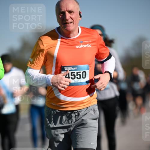 06.04.2025 - 44. Internationalen Wilhelmsburger Insellauf Dr. Thomas Lammeyer http://msf.ph/oto/7555879 06.04.2025 09:31:44 Laufen 4550 meine-sportfotos.de