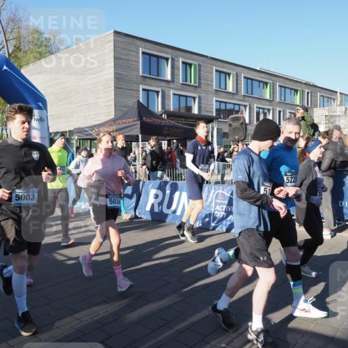 06.04.2025 - 44. Internationalen Wilhelmsburger Insellauf Luisa Fischer http://msf.ph/oto/7555880 06.04.2025 08:52:10 Ziel 4580, 5003, 5034, 4609, 51, 5223, 35 meine-sportfotos.de