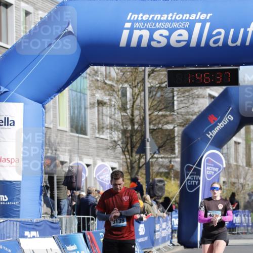 06.04.2025 - 44. Internationalen Wilhelmsburger Insellauf A. Gomolzig http://msf.ph/oto/7555885 06.04.2025 10:36:35 Ziel 3139, 3952, 4077, 4129, 5178 meine-sportfotos.de