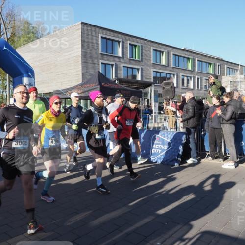 06.04.2025 - 44. Internationalen Wilhelmsburger Insellauf Luisa Fischer http://msf.ph/oto/7555891 06.04.2025 08:52:14 Ziel 3010, 3006, 4396, 3533, 3089 meine-sportfotos.de