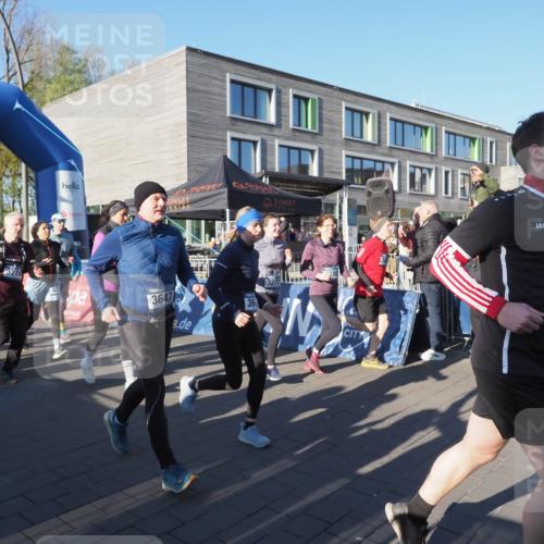 06.04.2025 - 44. Internationalen Wilhelmsburger Insellauf Luisa Fischer http://msf.ph/oto/7555896 06.04.2025 08:52:16 Ziel 6, 4184, 3278, 337, 3647, 3, 36, 3277, 280, 30 meine-sportfotos.de