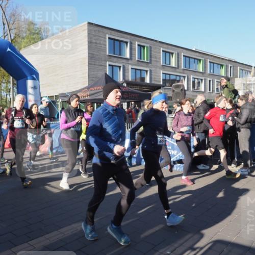 06.04.2025 - 44. Internationalen Wilhelmsburger Insellauf Luisa Fischer http://msf.ph/oto/7555902 06.04.2025 08:52:16 Ziel 16, 4184, 3278, 3373, 36, 280, 355 meine-sportfotos.de