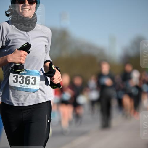 06.04.2025 - 44. Internationalen Wilhelmsburger Insellauf Dr. Thomas Lammeyer http://msf.ph/oto/7555905 06.04.2025 09:31:46 Laufen 3363 meine-sportfotos.de