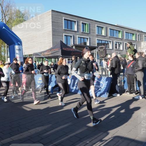06.04.2025 - 44. Internationalen Wilhelmsburger Insellauf Luisa Fischer http://msf.ph/oto/7555917 06.04.2025 08:52:56 Ziel 4105, 3425, 326, 3433, 3095, 3 meine-sportfotos.de