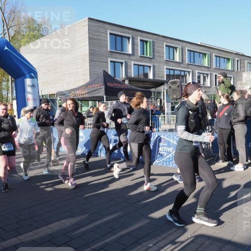 06.04.2025 - 44. Internationalen Wilhelmsburger Insellauf Luisa Fischer http://msf.ph/oto/7555918 06.04.2025 08:52:56 Ziel 3, 3268, 4105 meine-sportfotos.de
