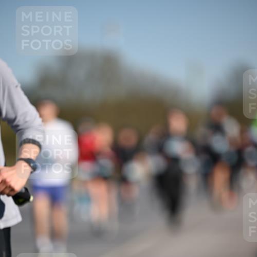 06.04.2025 - 44. Internationalen Wilhelmsburger Insellauf Dr. Thomas Lammeyer http://msf.ph/oto/7555919 06.04.2025 09:31:46 Laufen  meine-sportfotos.de