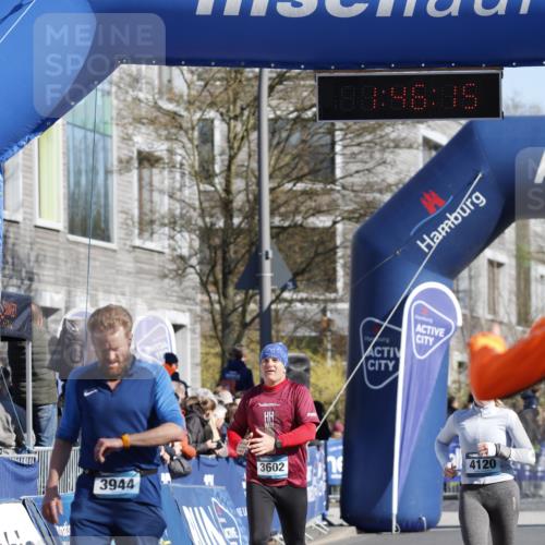 06.04.2025 - 44. Internationalen Wilhelmsburger Insellauf A. Gomolzig http://msf.ph/oto/7555920 06.04.2025 10:36:13 Ziel 3602, 3832, 3933, 3944, 4120 meine-sportfotos.de