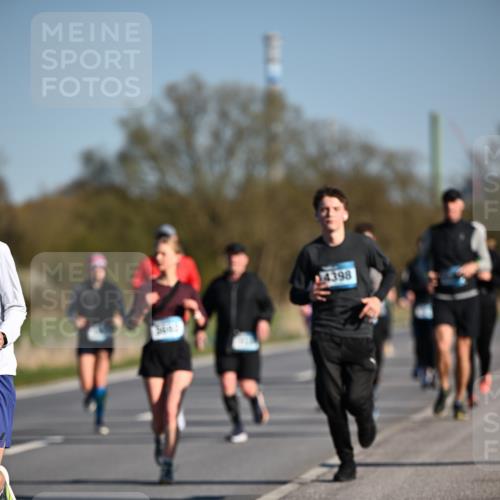 06.04.2025 - 44. Internationalen Wilhelmsburger Insellauf Dr. Thomas Lammeyer http://msf.ph/oto/7555941 06.04.2025 09:31:48 Laufen 4398 meine-sportfotos.de