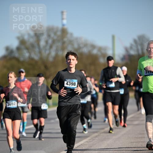 06.04.2025 - 44. Internationalen Wilhelmsburger Insellauf Dr. Thomas Lammeyer http://msf.ph/oto/7555961 06.04.2025 09:31:49 Laufen 3692, 4398 meine-sportfotos.de