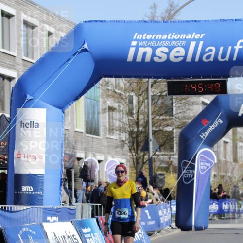 06.04.2025 - 44. Internationalen Wilhelmsburger Insellauf A. Gomolzig http://msf.ph/oto/7555968 06.04.2025 10:35:47 Ziel 4216, 4312, 4396 meine-sportfotos.de