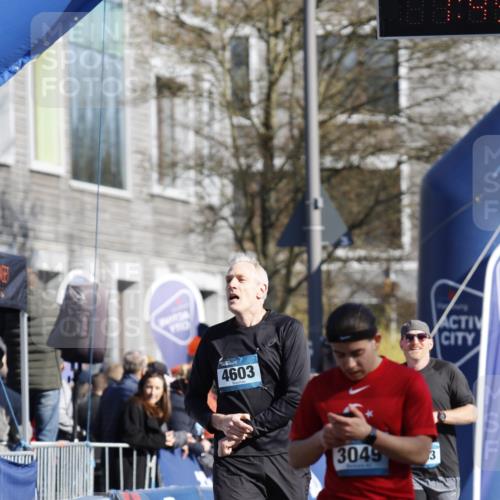 06.04.2025 - 44. Internationalen Wilhelmsburger Insellauf A. Gomolzig http://msf.ph/oto/7555997 06.04.2025 10:35:32 Ziel 3049, 3958, 4283, 4284, 4603 meine-sportfotos.de