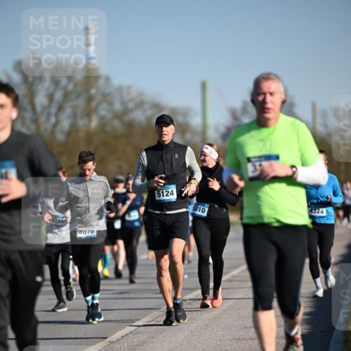 06.04.2025 - 44. Internationalen Wilhelmsburger Insellauf Dr. Thomas Lammeyer http://msf.ph/oto/7555998 06.04.2025 09:31:51 Laufen 4070, 5124, 4324, 5010 meine-sportfotos.de