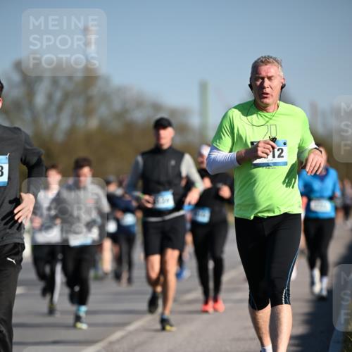 06.04.2025 - 44. Internationalen Wilhelmsburger Insellauf Dr. Thomas Lammeyer http://msf.ph/oto/7556003 06.04.2025 09:31:51 Laufen 12 meine-sportfotos.de