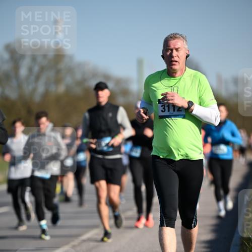 06.04.2025 - 44. Internationalen Wilhelmsburger Insellauf Dr. Thomas Lammeyer http://msf.ph/oto/7556008 06.04.2025 09:31:52 Laufen 3112 meine-sportfotos.de
