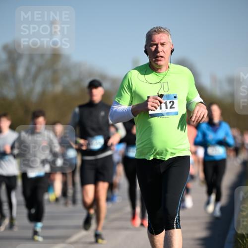 06.04.2025 - 44. Internationalen Wilhelmsburger Insellauf Dr. Thomas Lammeyer http://msf.ph/oto/7556019 06.04.2025 09:31:52 Laufen 20, 12 meine-sportfotos.de