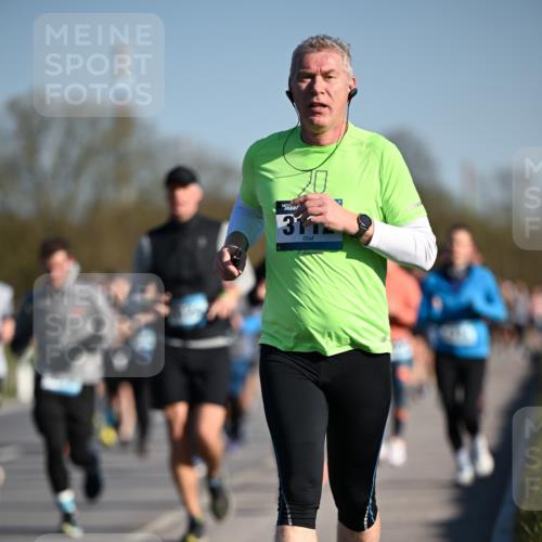 06.04.2025 - 44. Internationalen Wilhelmsburger Insellauf Dr. Thomas Lammeyer http://msf.ph/oto/7556030 06.04.2025 09:31:52 Laufen 317 meine-sportfotos.de