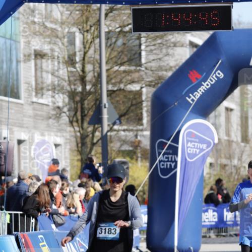 06.04.2025 - 44. Internationalen Wilhelmsburger Insellauf A. Gomolzig http://msf.ph/oto/7556055 06.04.2025 10:34:43 Ziel 3183, 4128, 4152, 4529, 4616 meine-sportfotos.de