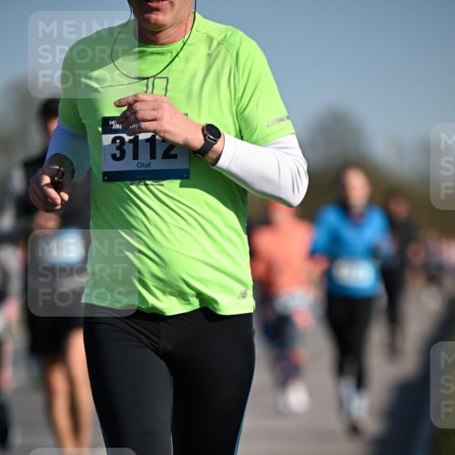 06.04.2025 - 44. Internationalen Wilhelmsburger Insellauf Dr. Thomas Lammeyer http://msf.ph/oto/7556066 06.04.2025 09:31:54 Laufen 3112 meine-sportfotos.de