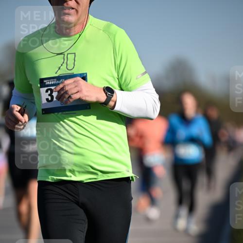 06.04.2025 - 44. Internationalen Wilhelmsburger Insellauf Dr. Thomas Lammeyer http://msf.ph/oto/7556069 06.04.2025 09:31:54 Laufen 3, 70 meine-sportfotos.de