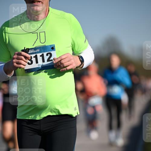 06.04.2025 - 44. Internationalen Wilhelmsburger Insellauf Dr. Thomas Lammeyer http://msf.ph/oto/7556072 06.04.2025 09:31:54 Laufen 20, 3112 meine-sportfotos.de