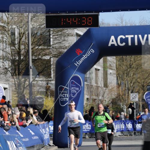06.04.2025 - 44. Internationalen Wilhelmsburger Insellauf A. Gomolzig http://msf.ph/oto/7556073 06.04.2025 10:34:36 Ziel 4128, 4294 meine-sportfotos.de