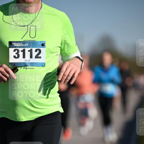 06.04.2025 - 44. Internationalen Wilhelmsburger Insellauf Dr. Thomas Lammeyer http://msf.ph/oto/7556080 06.04.2025 09:31:55 Laufen 14, 3112 meine-sportfotos.de