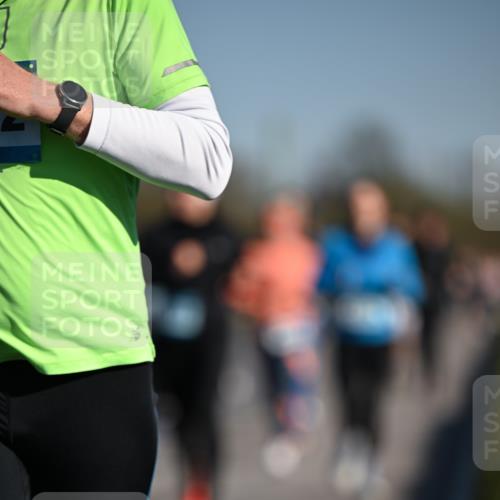 06.04.2025 - 44. Internationalen Wilhelmsburger Insellauf Dr. Thomas Lammeyer http://msf.ph/oto/7556086 06.04.2025 09:31:55 Laufen  meine-sportfotos.de