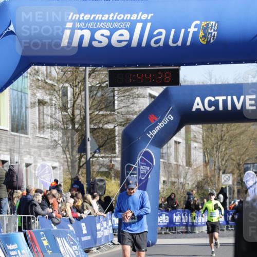06.04.2025 - 44. Internationalen Wilhelmsburger Insellauf A. Gomolzig http://msf.ph/oto/7556088 06.04.2025 10:34:26 Ziel 3267, 3404, 4294 meine-sportfotos.de