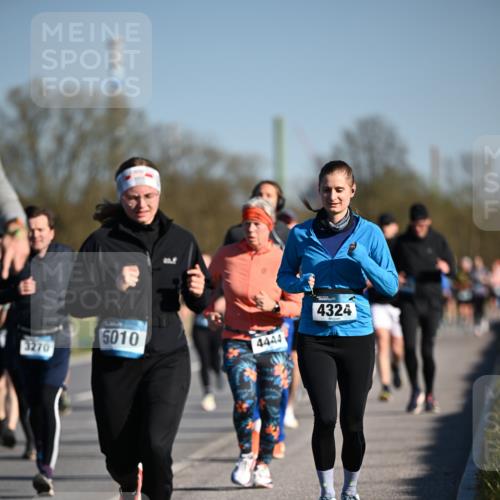 06.04.2025 - 44. Internationalen Wilhelmsburger Insellauf Dr. Thomas Lammeyer http://msf.ph/oto/7556093 06.04.2025 09:31:56 Laufen 3270, 5010, 4444, 4324 meine-sportfotos.de