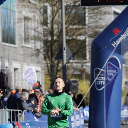 06.04.2025 - 44. Internationalen Wilhelmsburger Insellauf A. Gomolzig http://msf.ph/oto/7556095 06.04.2025 10:34:22 Ziel 3015, 3267, 3404, 3749, 4469 meine-sportfotos.de