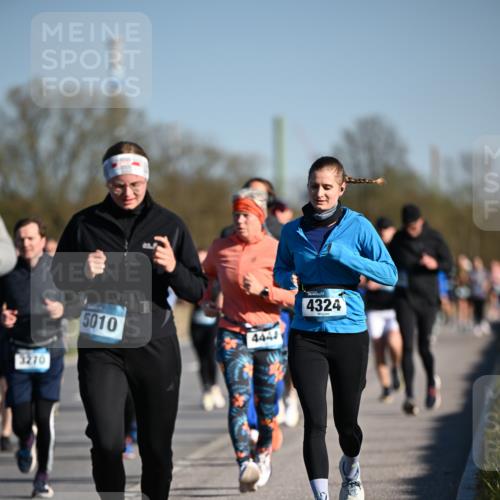 06.04.2025 - 44. Internationalen Wilhelmsburger Insellauf Dr. Thomas Lammeyer http://msf.ph/oto/7556097 06.04.2025 09:31:56 Laufen 3270, 5010, 4444, 4324 meine-sportfotos.de