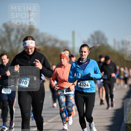 06.04.2025 - 44. Internationalen Wilhelmsburger Insellauf Dr. Thomas Lammeyer http://msf.ph/oto/7556100 06.04.2025 09:31:56 Laufen 3270, 5010, 4324 meine-sportfotos.de