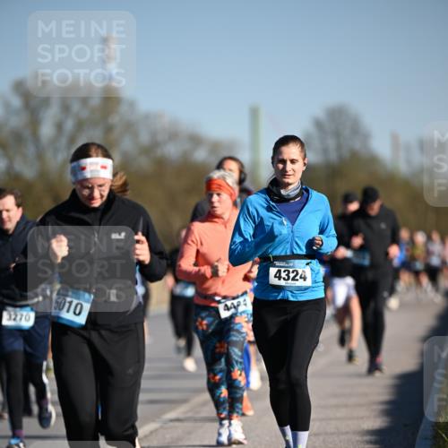 06.04.2025 - 44. Internationalen Wilhelmsburger Insellauf Dr. Thomas Lammeyer http://msf.ph/oto/7556105 06.04.2025 09:31:56 Laufen 5010, 3270, 444, 4324 meine-sportfotos.de