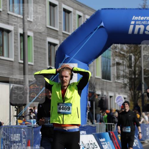 06.04.2025 - 44. Internationalen Wilhelmsburger Insellauf A. Gomolzig http://msf.ph/oto/7556113 06.04.2025 10:34:13 Ziel 3015, 3356, 3749, 4469, 4504 meine-sportfotos.de