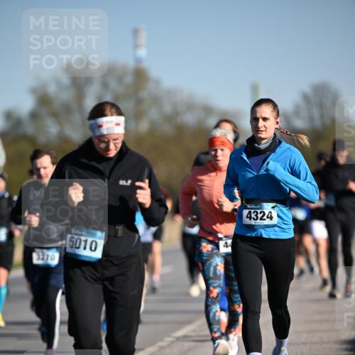06.04.2025 - 44. Internationalen Wilhelmsburger Insellauf Dr. Thomas Lammeyer http://msf.ph/oto/7556116 06.04.2025 09:31:56 Laufen 5010, 3270, 44, 4324 meine-sportfotos.de
