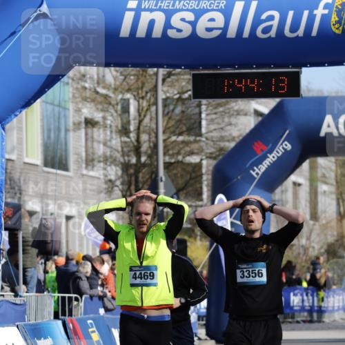 06.04.2025 - 44. Internationalen Wilhelmsburger Insellauf A. Gomolzig http://msf.ph/oto/7556119 06.04.2025 10:34:11 Ziel 3015, 3356, 3749, 4469, 4504 meine-sportfotos.de