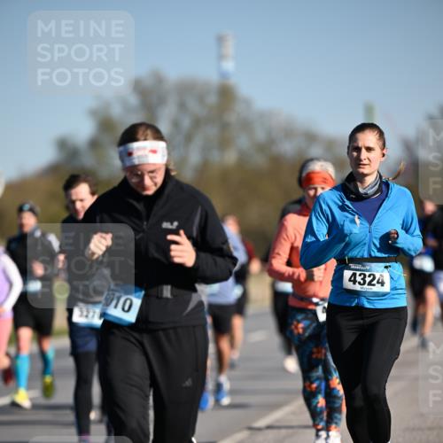 06.04.2025 - 44. Internationalen Wilhelmsburger Insellauf Dr. Thomas Lammeyer http://msf.ph/oto/7556123 06.04.2025 09:31:57 Laufen 010, 4324 meine-sportfotos.de