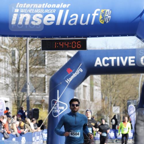 06.04.2025 - 44. Internationalen Wilhelmsburger Insellauf A. Gomolzig http://msf.ph/oto/7556128 06.04.2025 10:34:05 Ziel 3356, 4504 meine-sportfotos.de