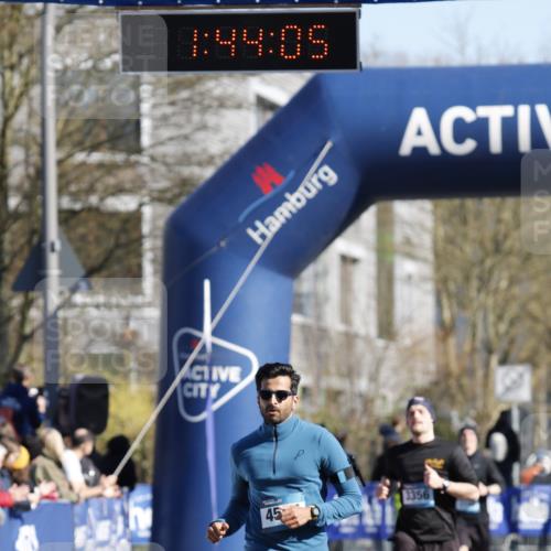 06.04.2025 - 44. Internationalen Wilhelmsburger Insellauf A. Gomolzig http://msf.ph/oto/7556132 06.04.2025 10:34:04 Ziel 4504 meine-sportfotos.de