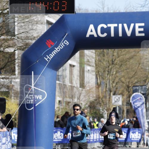 06.04.2025 - 44. Internationalen Wilhelmsburger Insellauf A. Gomolzig http://msf.ph/oto/7556137 06.04.2025 10:34:01 Ziel 3909, 4465 meine-sportfotos.de