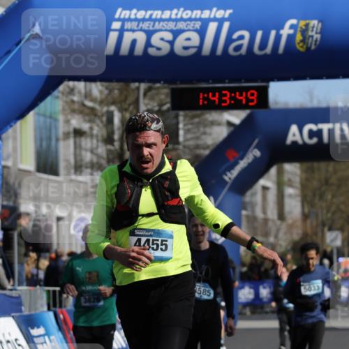 06.04.2025 - 44. Internationalen Wilhelmsburger Insellauf A. Gomolzig http://msf.ph/oto/7556153 06.04.2025 10:33:47 Ziel 3585, 3826, 4058, 4262, 4455, 5033 meine-sportfotos.de